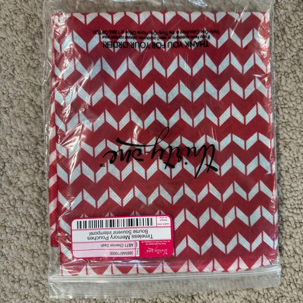 Thirty-One Timeless Memory Pouch Red White Chevron‎ Dash 3885AB710000 NEW